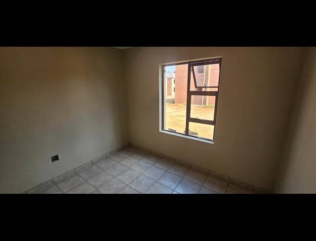 2 BEDROOM PROPERTY TO RENT IN MEYERTON CENTRAL